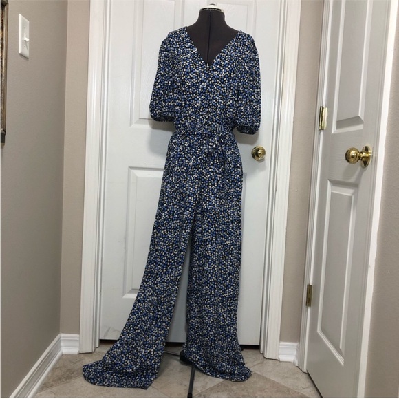 F&F Casual Collection V Neck Buttoned Belted Blue White Daisy Floral Jumpsuit 12 - Picture 2 of 12